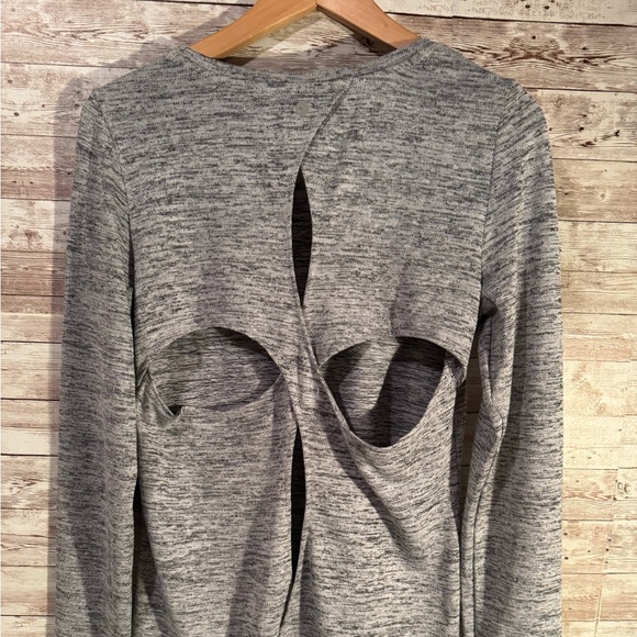 90 Degree By Reflex Tops - 90 Degrees by Reflex Gray Med Cut-Out Long Sleeve Top